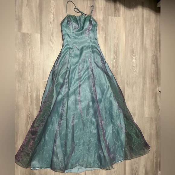 Teal-blue purple shimmer princess bedazzled Grad dress size 4 - Picture 3 of 16